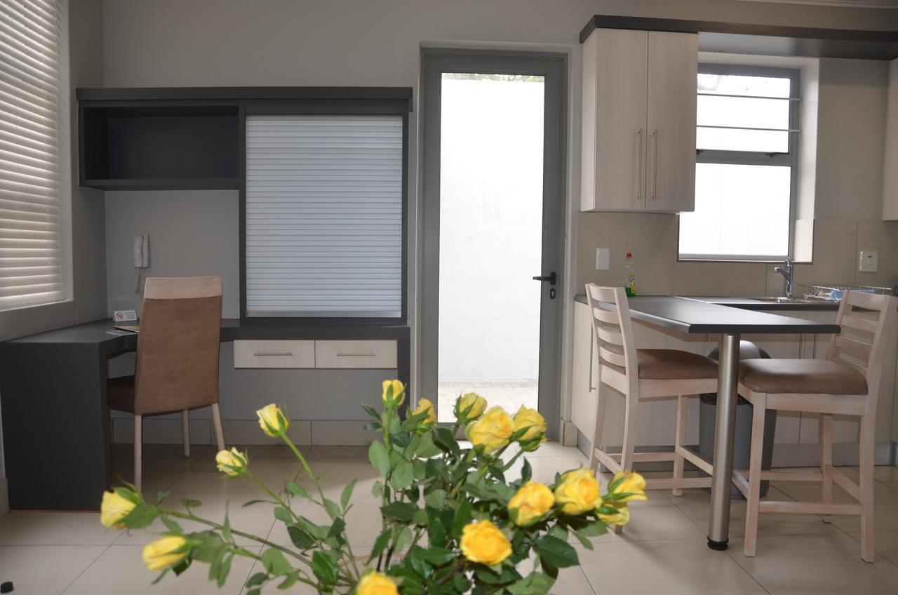 Be-Still Accommodation Суакопмунд Екстериор снимка
